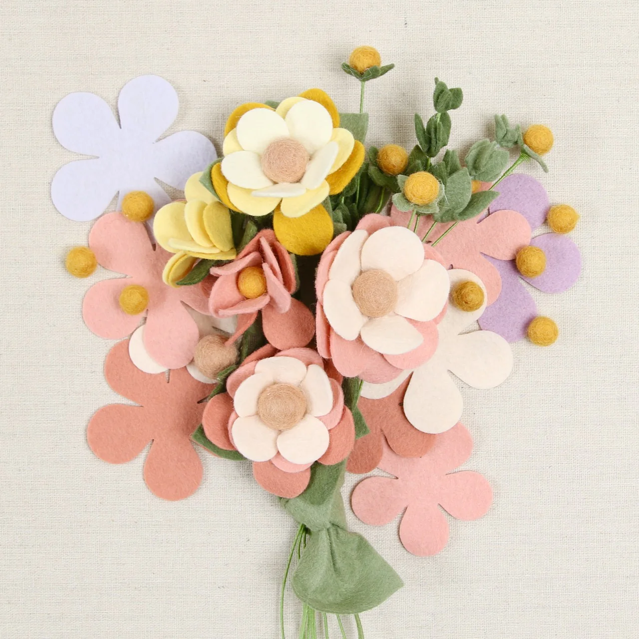 Benzie Bash, Flower Bouquet - Image 2