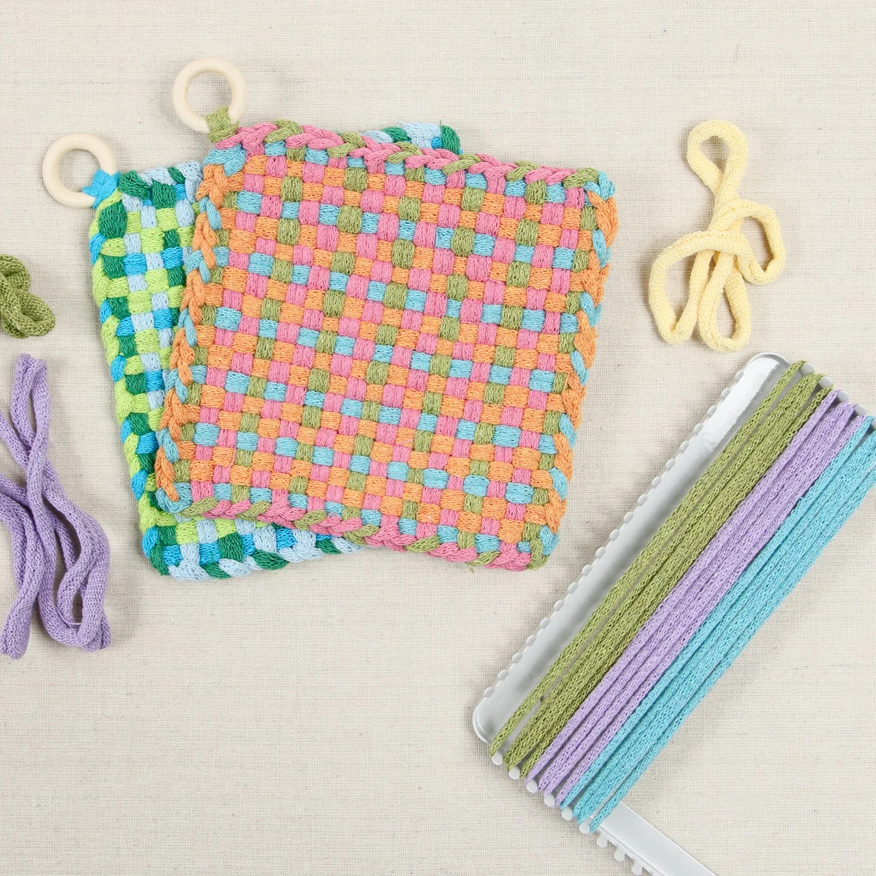 Benzie Bash, Potholder Weaving - Image 2