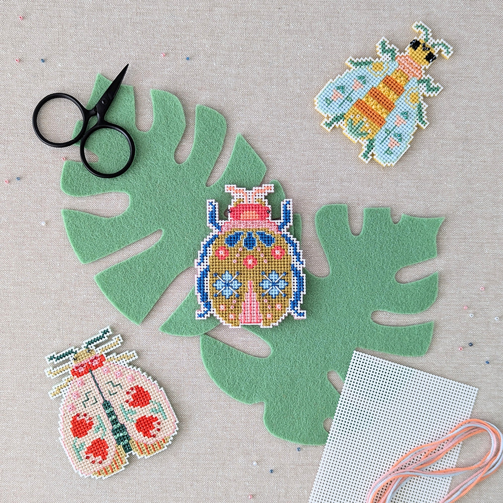 Blooming Bugs Bee Cross Stitch Kit - Image 4