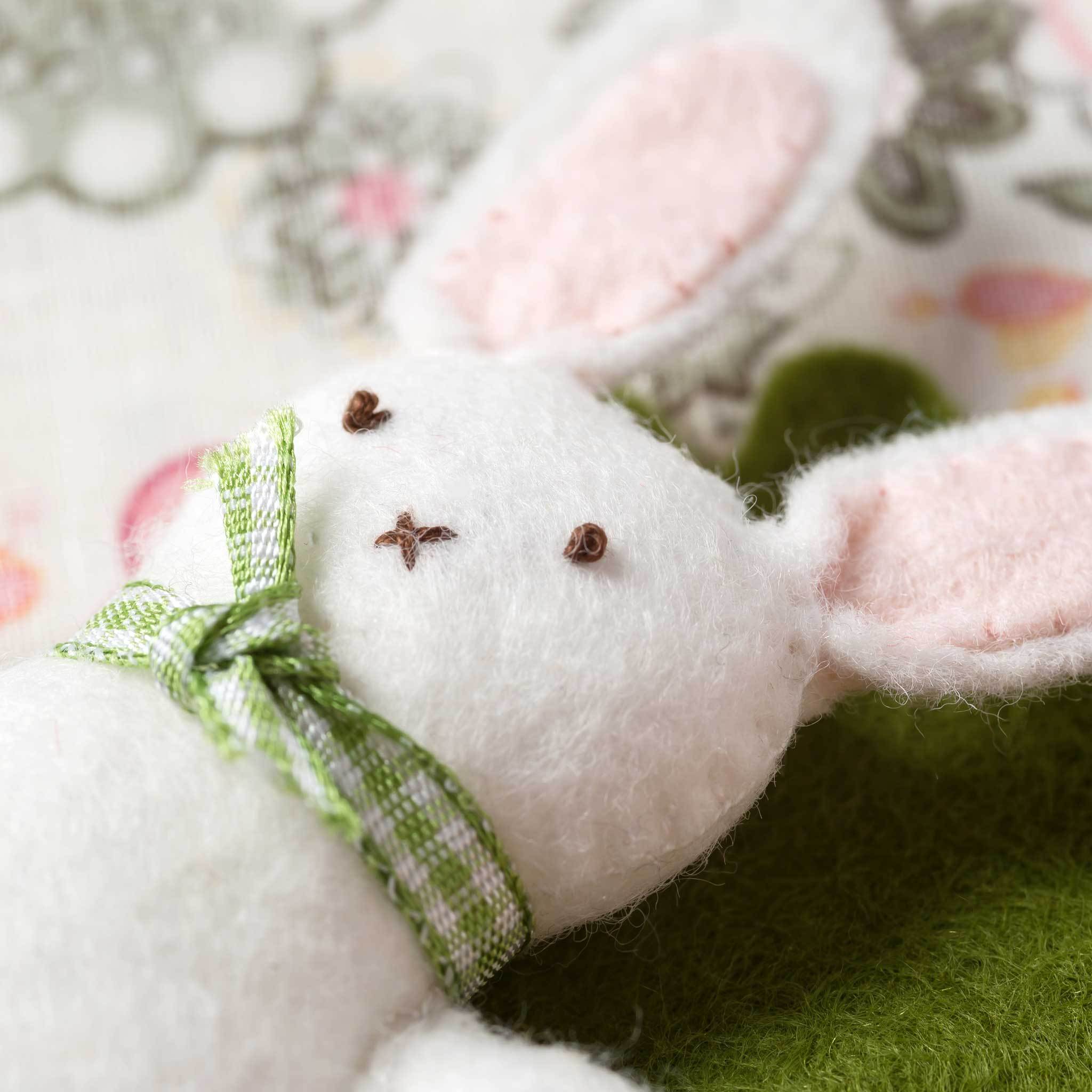 Bunny in Carrot, Felt Kit - Image 2
