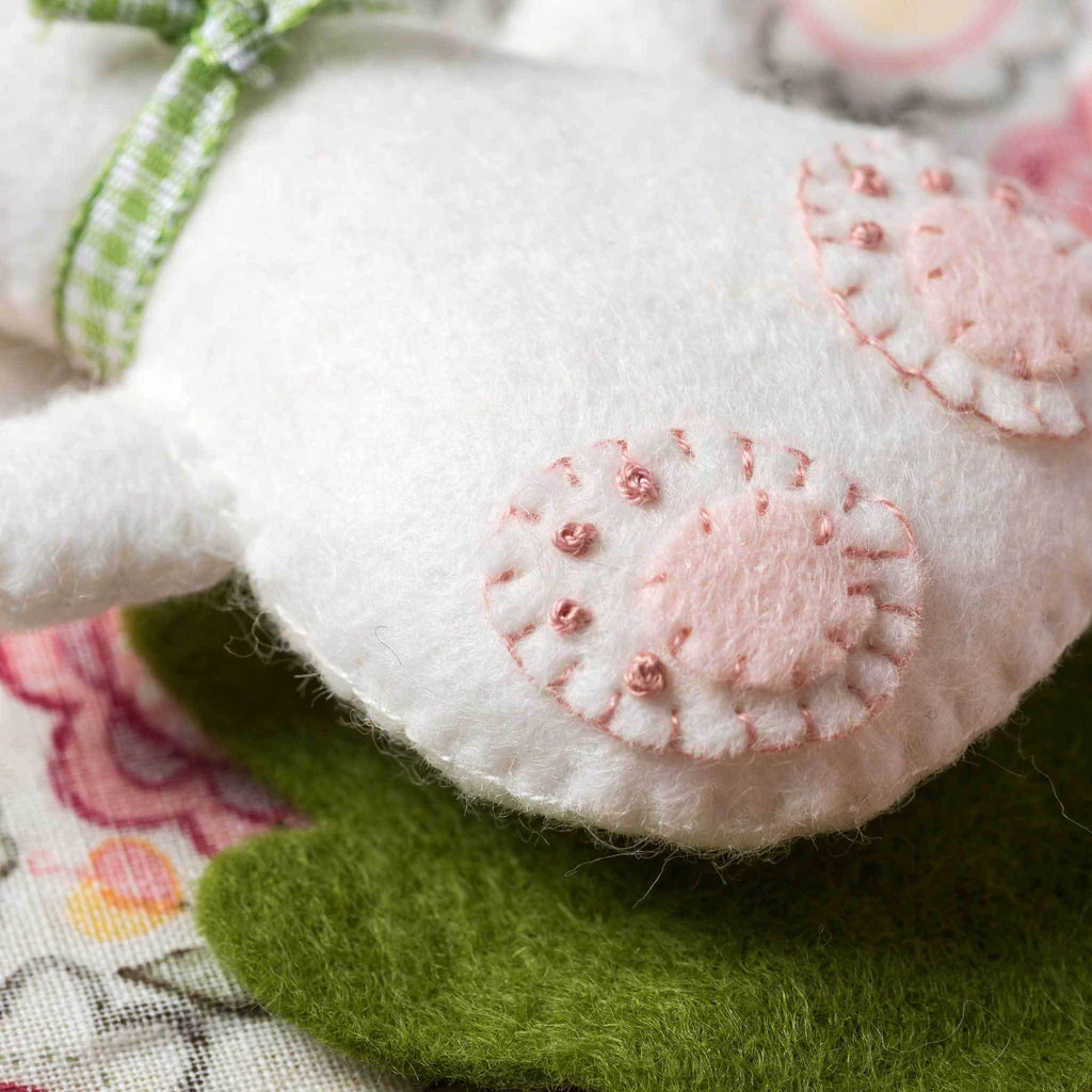 Bunny in Carrot, Felt Kit - Image 3