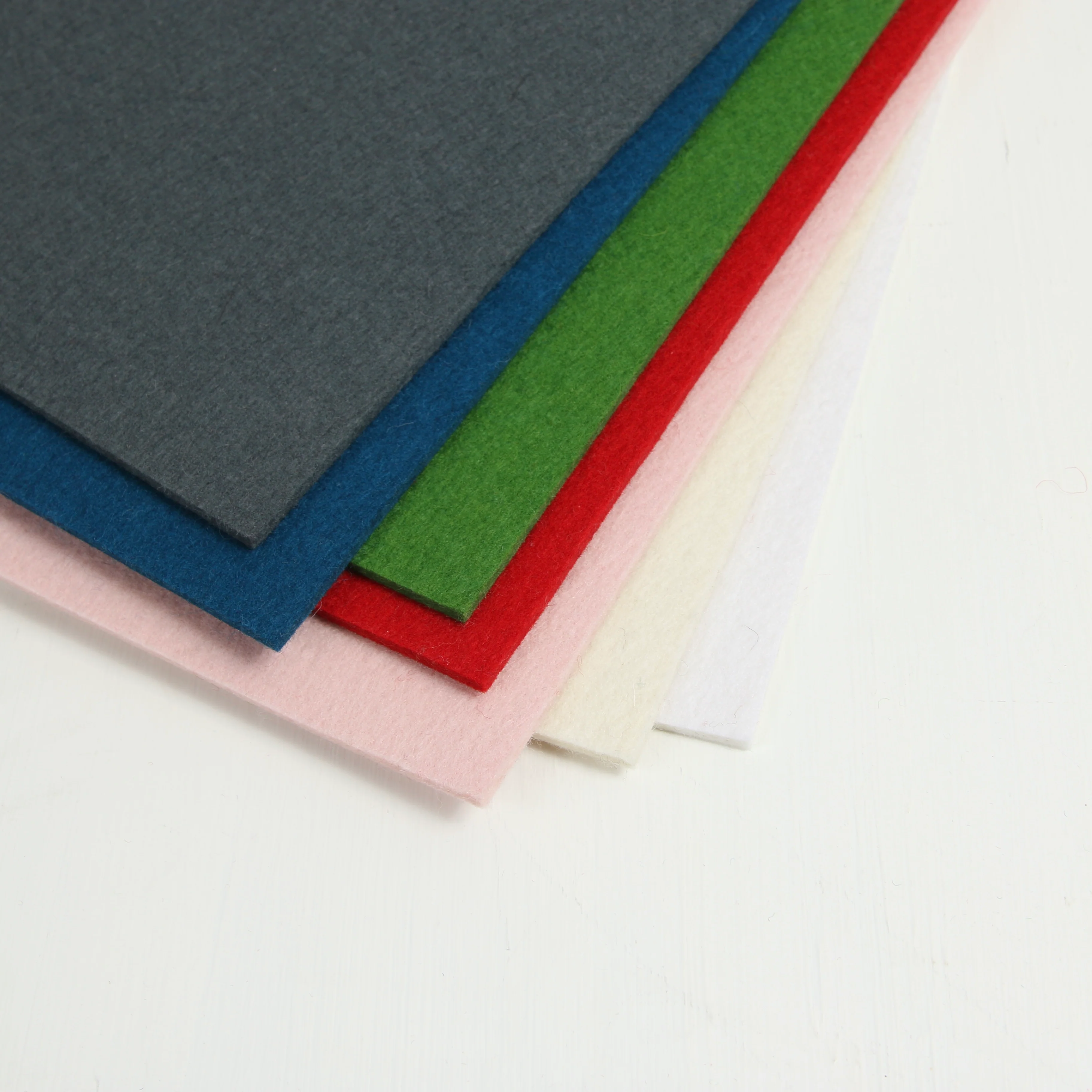 Cherry Red, Thick felt - Image 4