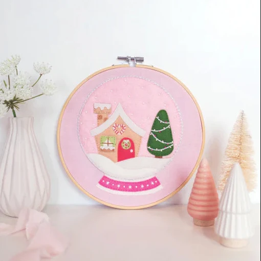 Felt Craft Fun : 16 Adorable Kawaii-Style Projects to Stitch, Share, and Love All Year Long - Image 2