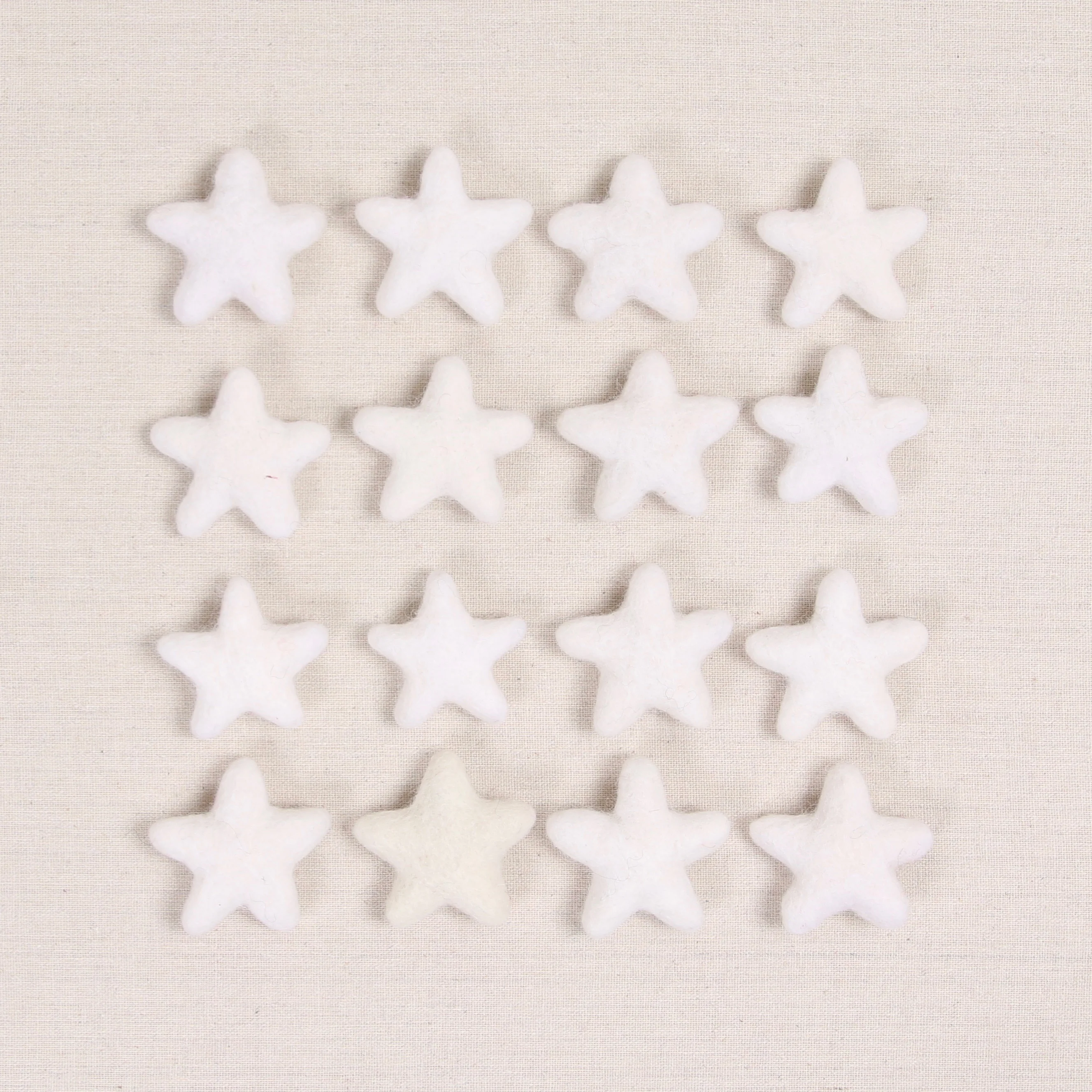 Felt Stars in White - Image 3
