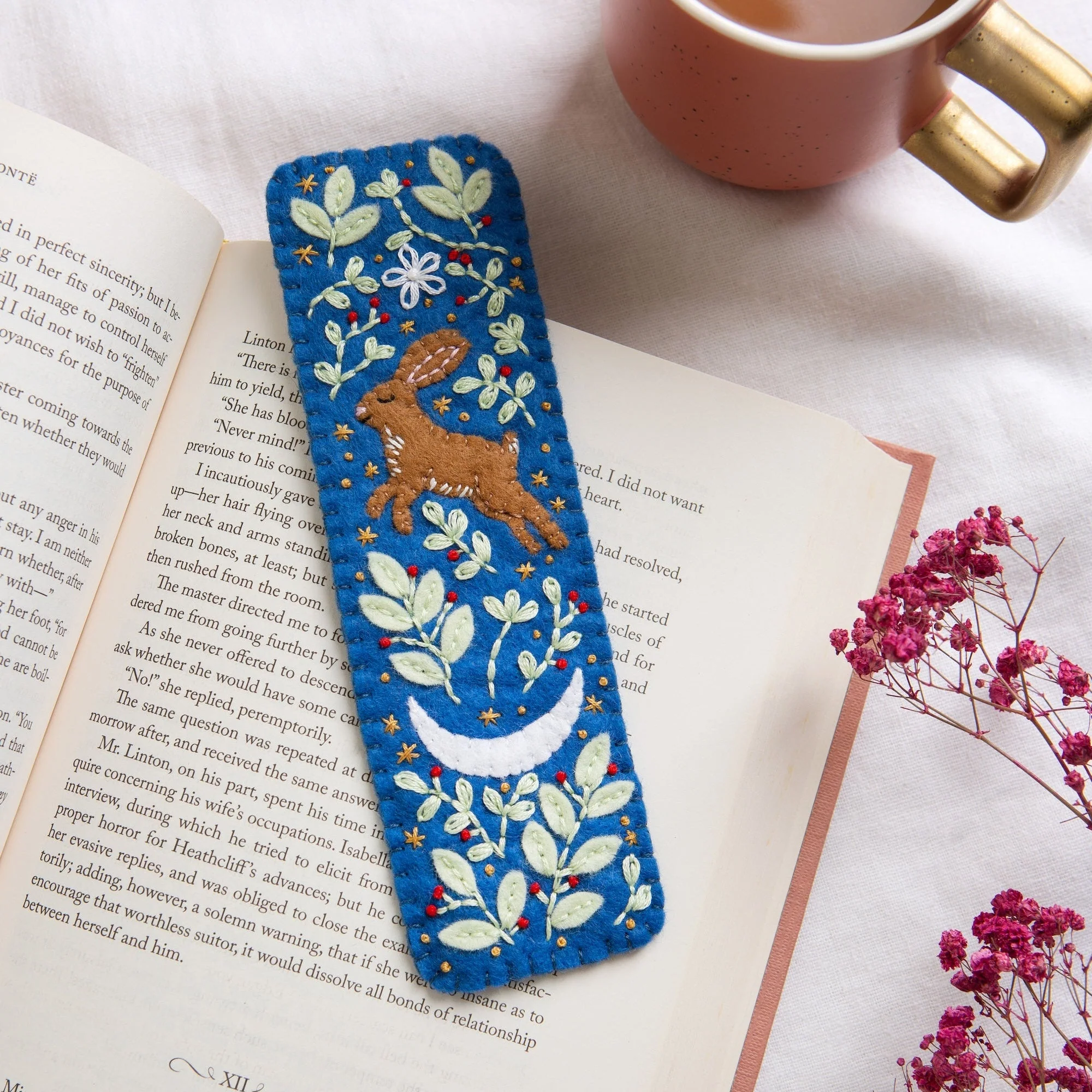 Hare Bookmark Felt Kit - Image 4