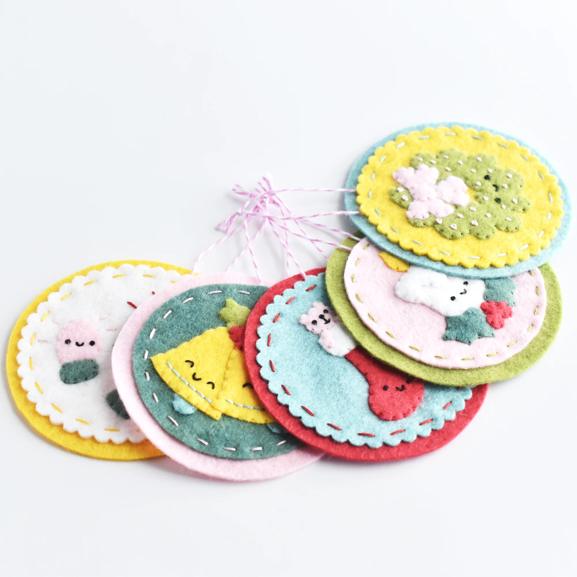 Haul out the Holly Ornament Kit - Image 6