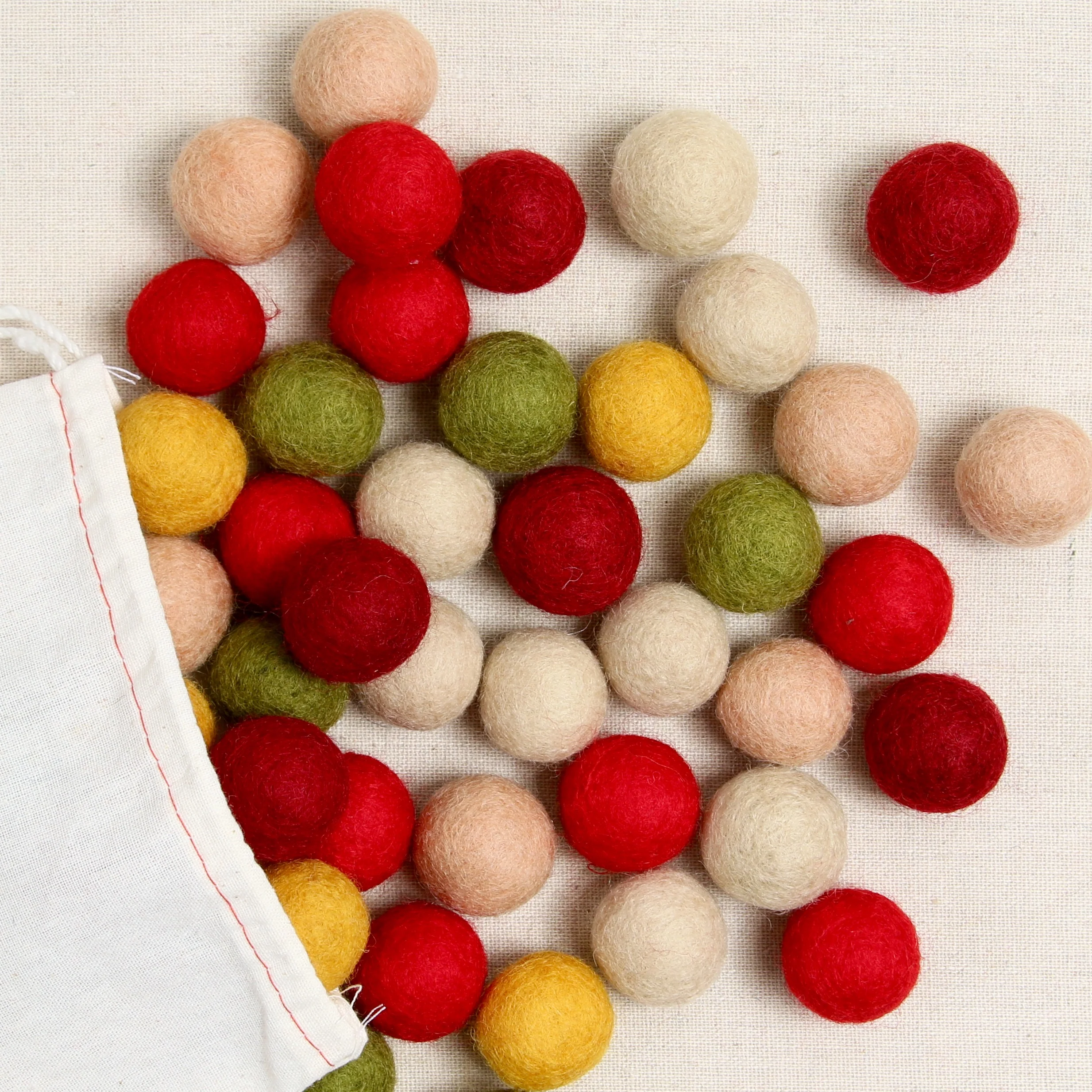 Home & Hearth Pom Palette - Image 2