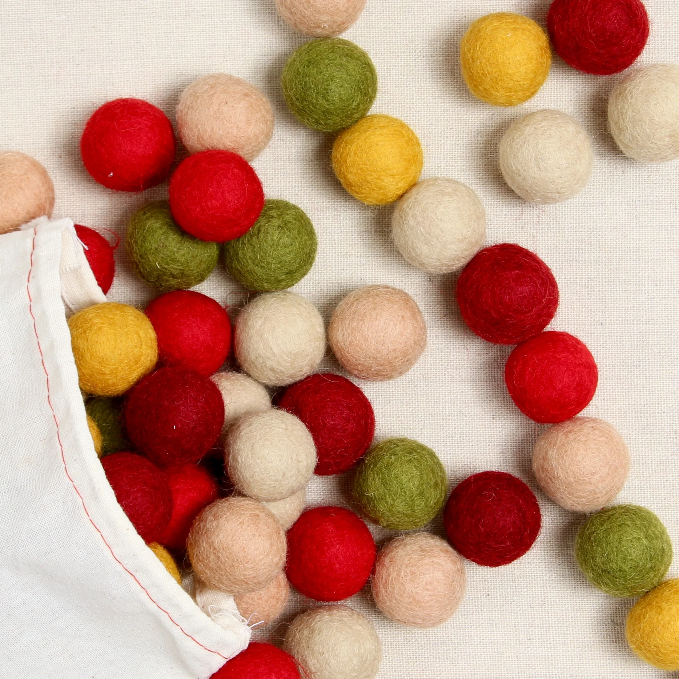 Home & Hearth Pom Palette - Image 3