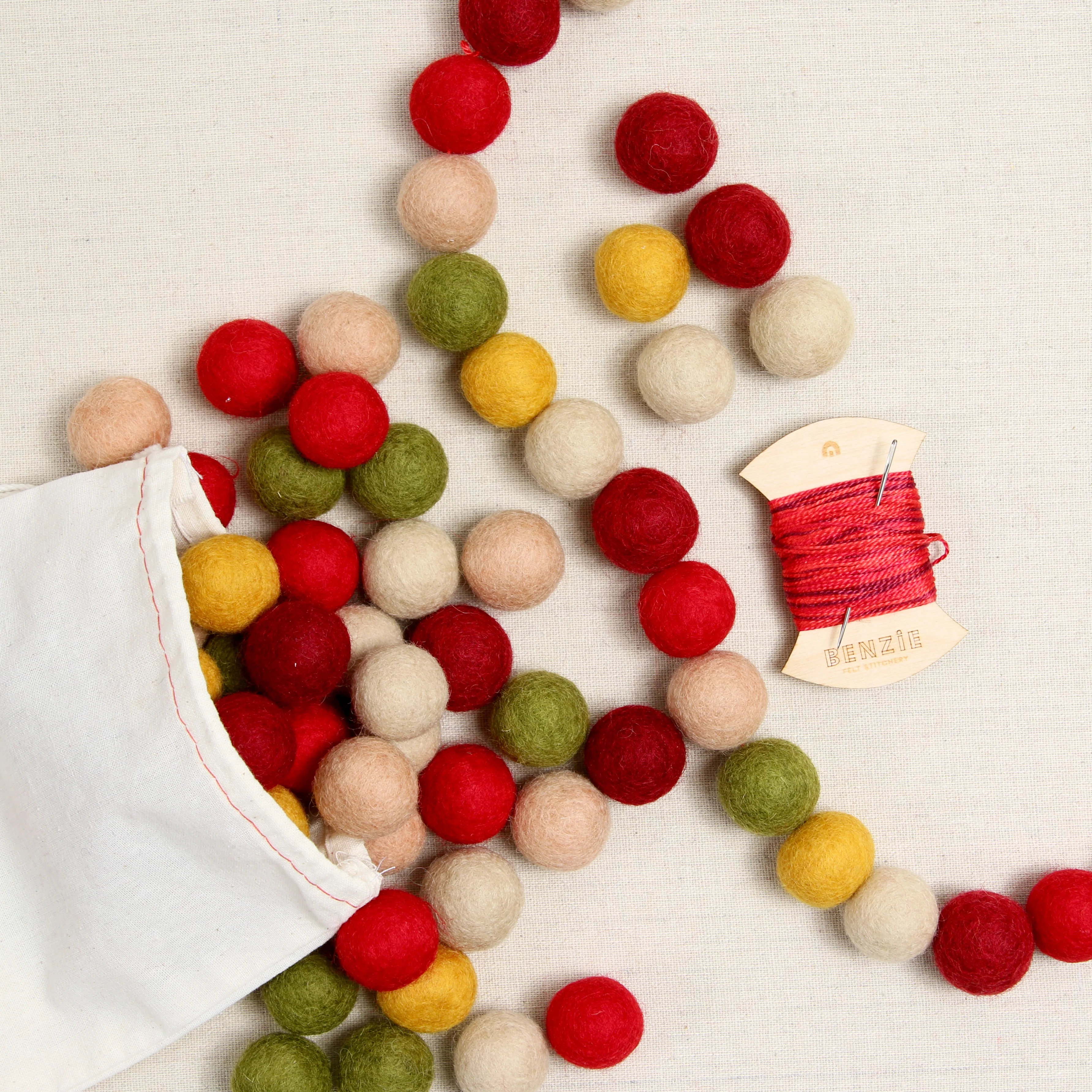 Home & Hearth Pom Palette - Image 4