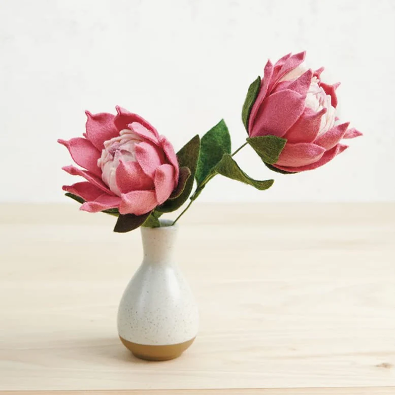 Make Felt Flowers: Four Seasons of Crafting Modern Plants & Flowers - Image 5