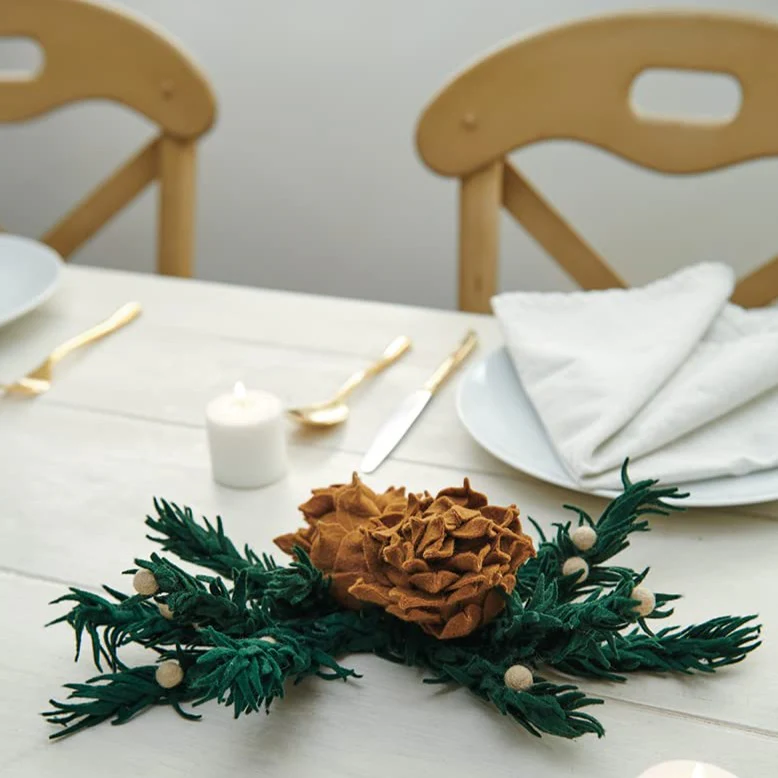 Make Felt Flowers: Four Seasons of Crafting Modern Plants & Flowers - Image 9