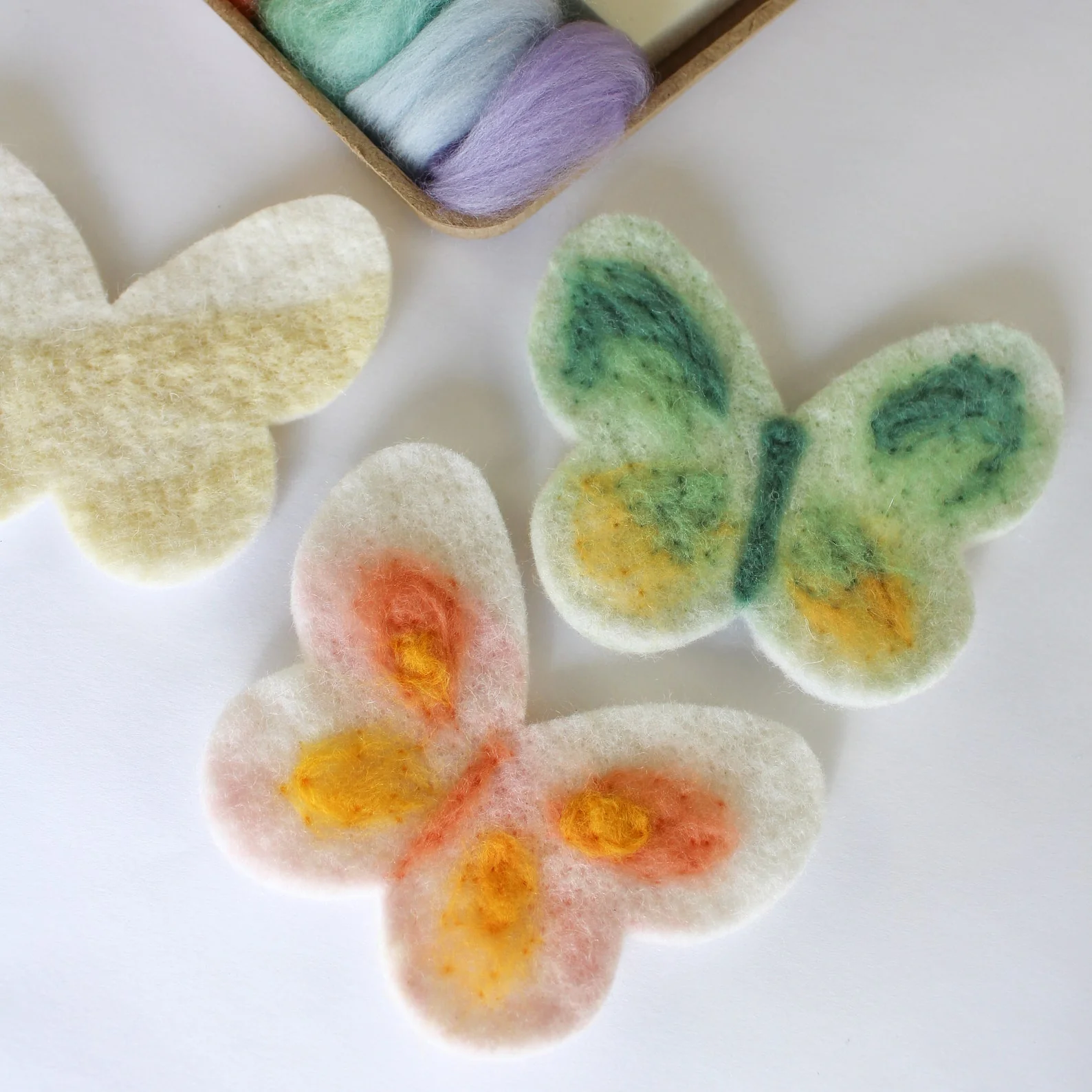 Mini Butterfly Felting Kit - Image 2