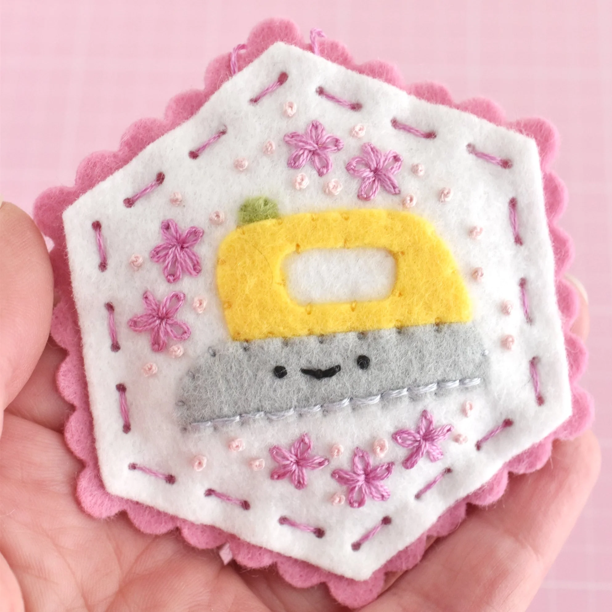 Sewing Bee Felt Ornaments Pattern - Image 8