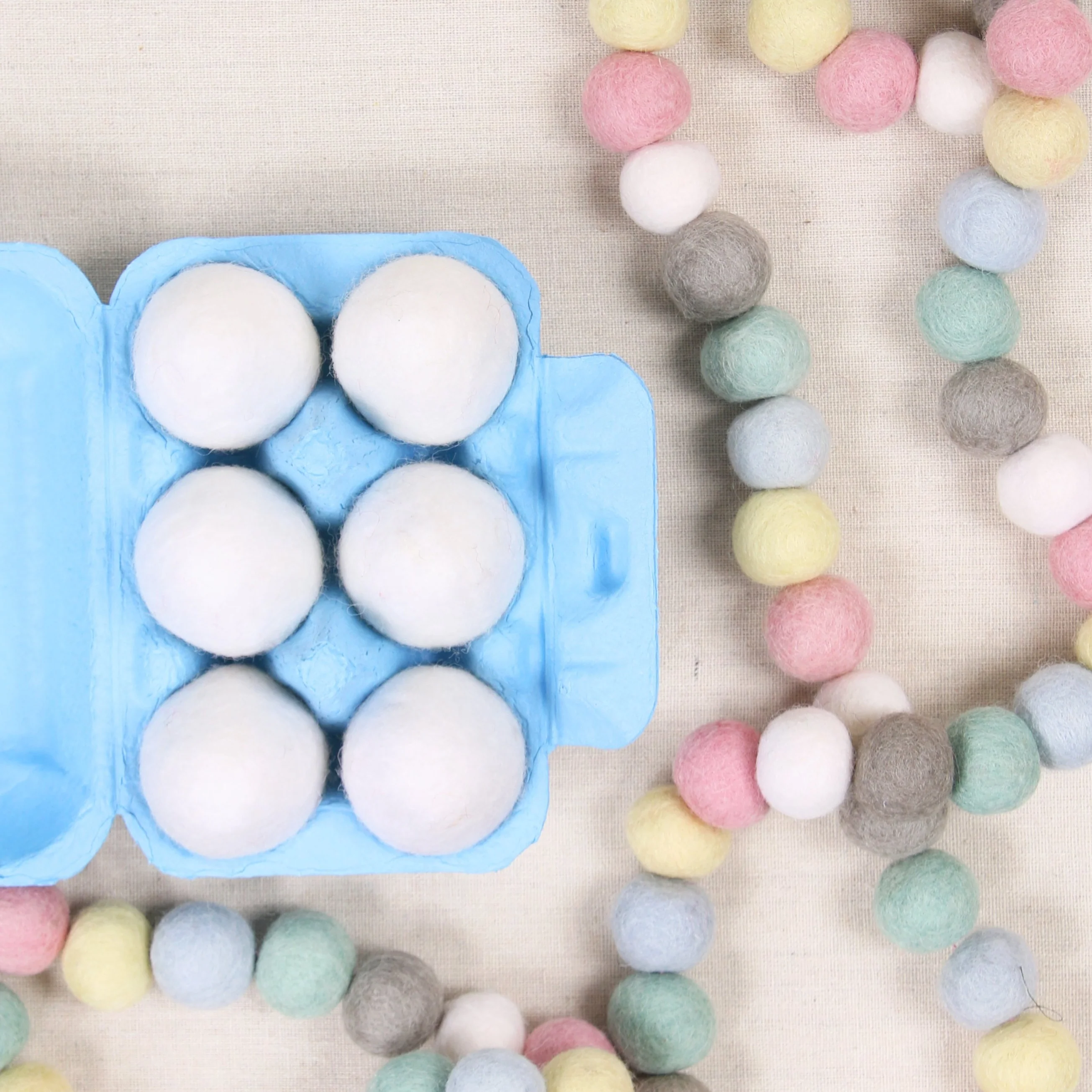 Large Eggs, White - Image 3