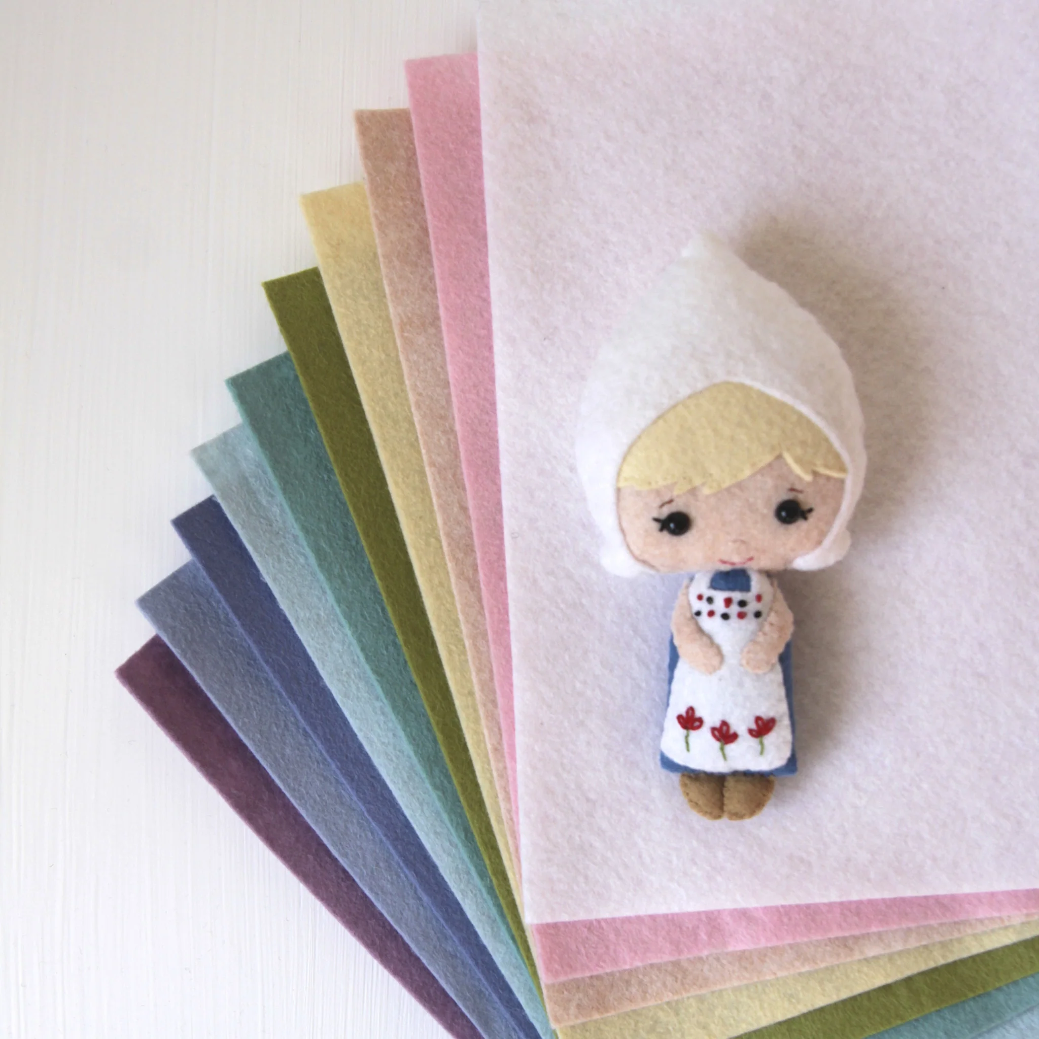 White Wool Blend Felt - Image 4