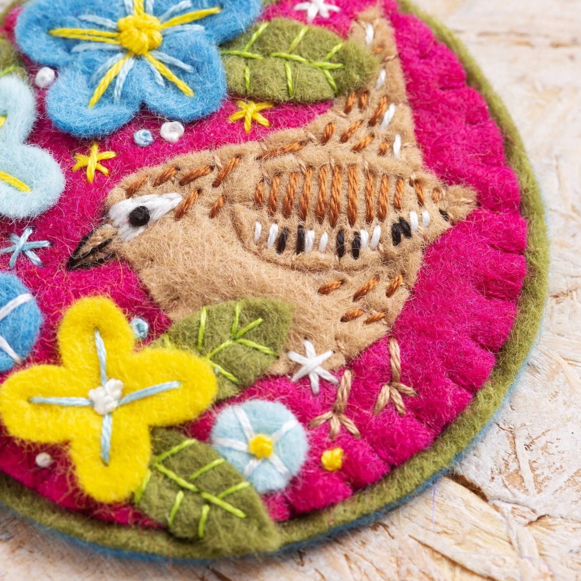 Wren Felt Craft Brooch Kit - Image 3